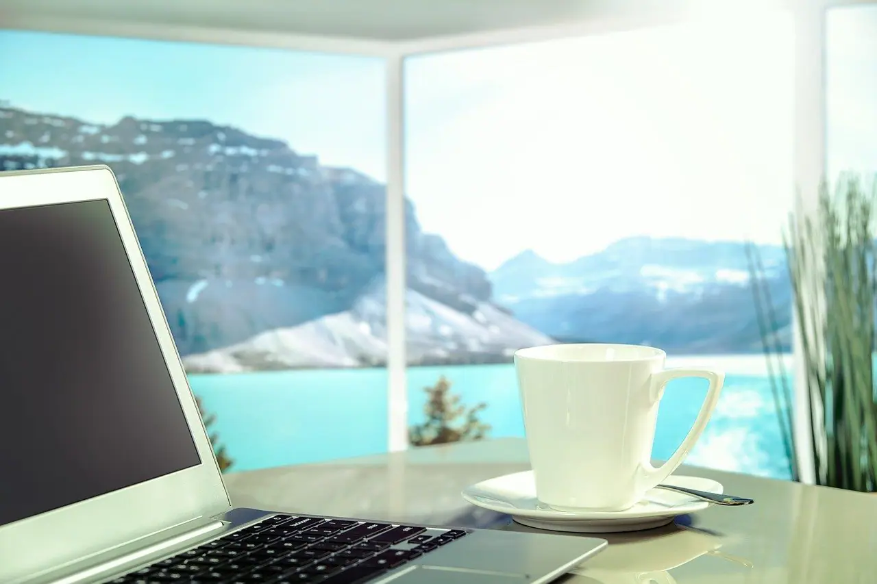 Comment voyager et travailler en 2022 ?