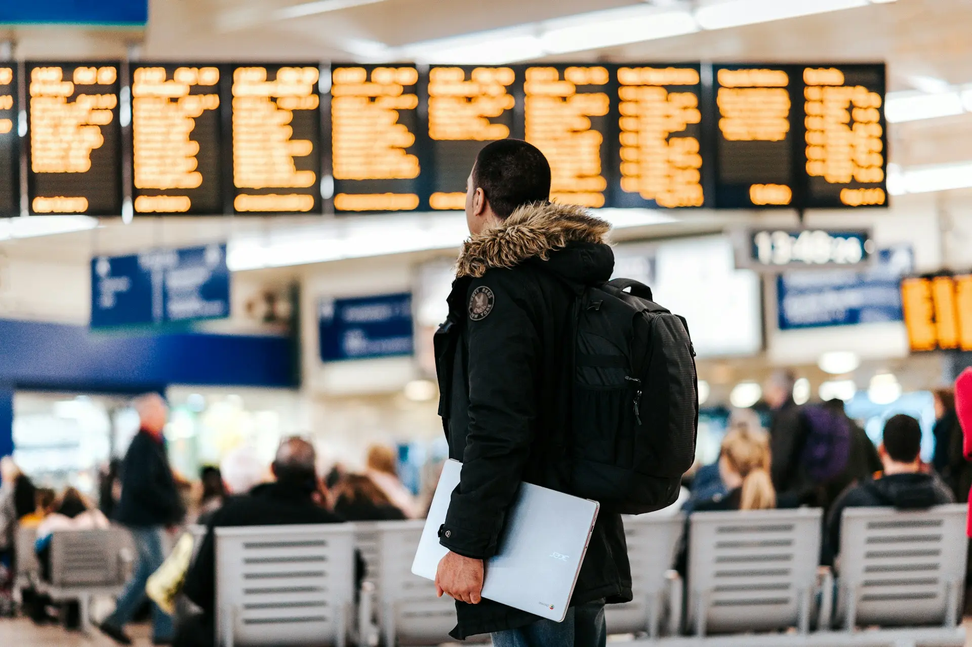Nouveaux horizons pour les jeunes en 2025 : comment le visa de travail à l’étranger transforme l’aventure